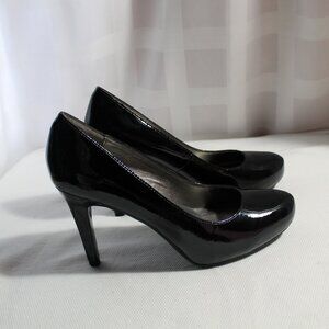 Bandolino Black Patent Heels, Pumps, 3.5 Inch Heel, 7.5M, NWOT